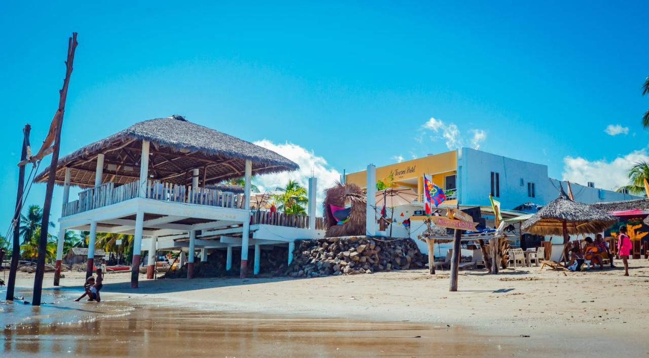 La Fourmi Hotel Nosy Be Exterior photo